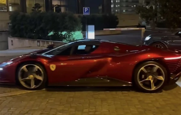 Ronaldo milyonluq yeni lüks avtomobili ilə görüntüləndi - FOTO