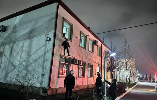 FHN zərərçəkmişlərin xilas edilməsi mövzusunda gecə təlimi keçirib - FOTO