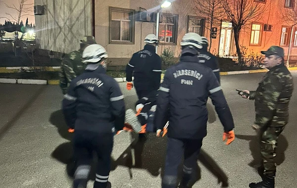 FHN zərərçəkmişlərin xilas edilməsi mövzusunda gecə təlimi keçirib - FOTO