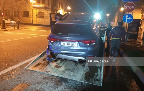 Bakıda “TikTok”er qadınlar qəzada xəsarət aldılar - FOTO