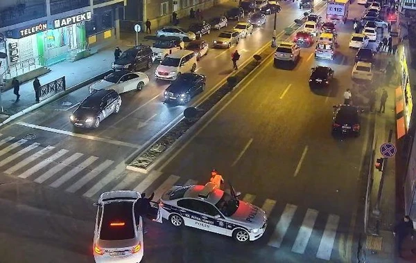 Bakıda yaşayış binasında baş verən yanğın söndürüldü - FOTO/VİDEO