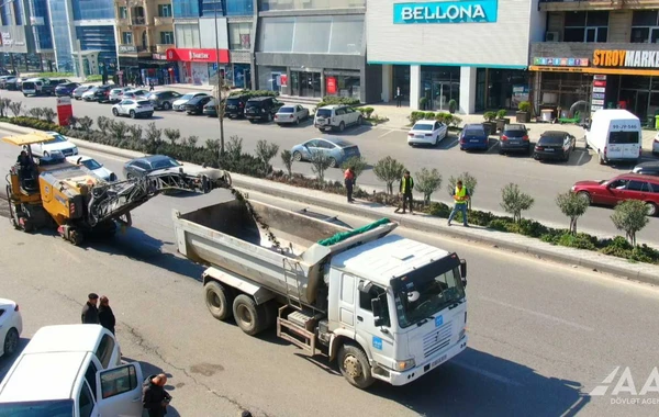 Bakının Əhməd Rəcəbli küçəsi təmir olunur - FOTO