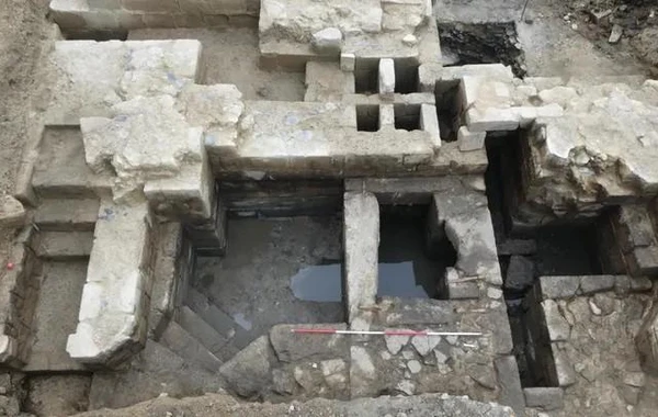 Otelin altından 640 illik qala tapıldı - FOTO