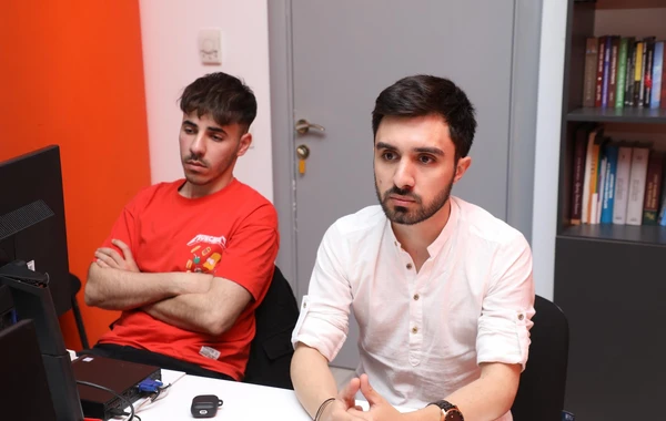 Redaktordan gənclərə məsləhət: “Yazı yazanda özünüzün qəddar redaktoru olun” - FOTO