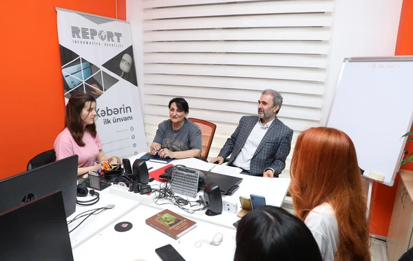 Redaktordan gənclərə məsləhət: “Yazı yazanda özünüzün qəddar redaktoru olun” - FOTO