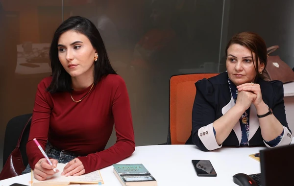 Redaktordan gənclərə məsləhət: “Yazı yazanda özünüzün qəddar redaktoru olun” - FOTO