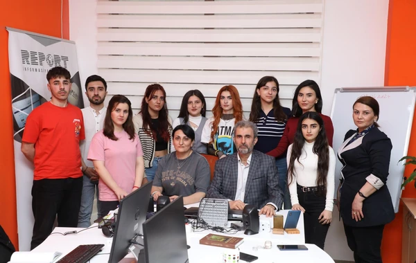 Redaktordan gənclərə məsləhət: “Yazı yazanda özünüzün qəddar redaktoru olun” - FOTO