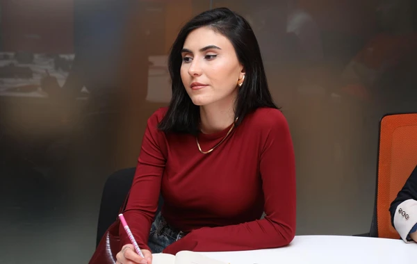 Redaktordan gənclərə məsləhət: “Yazı yazanda özünüzün qəddar redaktoru olun” - FOTO