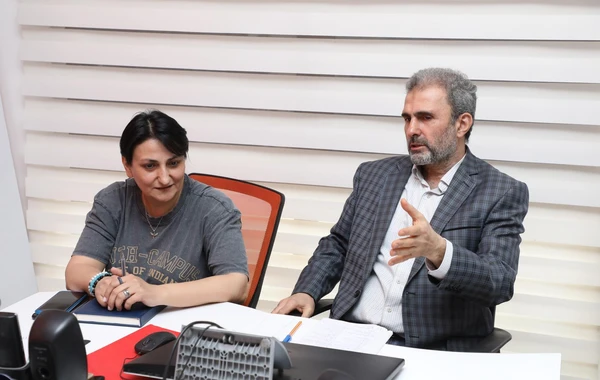 Redaktordan gənclərə məsləhət: “Yazı yazanda özünüzün qəddar redaktoru olun” - FOTO