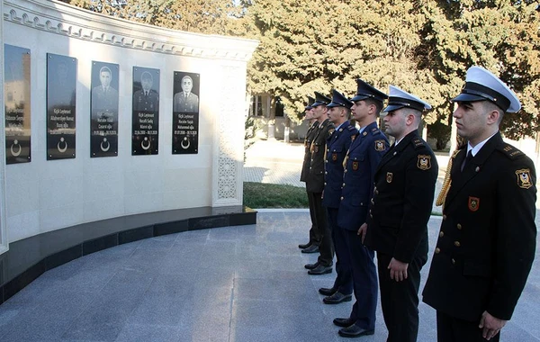 Aprel döyüşlərinin səkkizinci ildönümü ilə əlaqədar tədbirlər keçirilib - FOTO