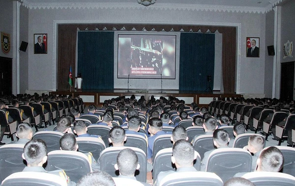 Минобороны: В рядах армии прошли мероприятия по случаю годовщины апрельских боев - ФОТО