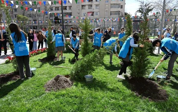 IDEA paytaxtın Sabunçu rayonunda yeni “Bizim həyət”in açılışını edib - FOTO
