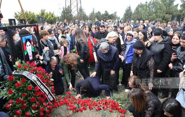Xocalıda kütləvi məzarlıqda tapılan ər-arvadın qalıqları dəfn edilib - YENİLƏNİB - FOTO