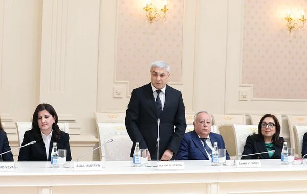 Ali Məhkəmənin yeni hakimləri kollektivə təqdim olunub - FOTO