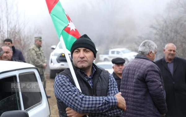 Ağdaban qətliamının şahidi: “Ermənilər atamı və 5 yaşlı bacımı qətlə yetirdilər” - FOTO