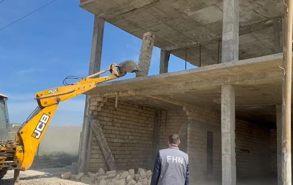 Abşeronda qanunsuz tikililər sökülüb - FOTO\VİDEO