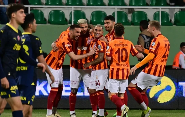 "Qalatasaray" - "Fənərbağça" derbisində 90 ildən sonra ilk yaşandı