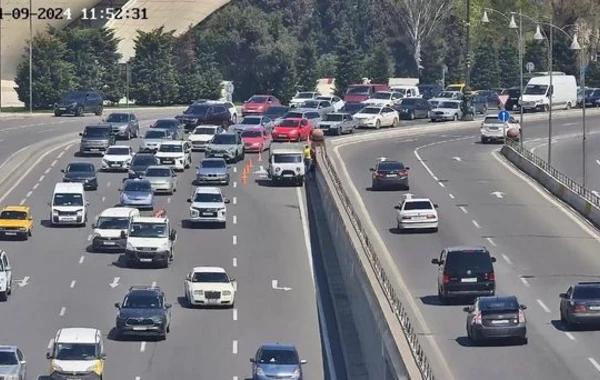 Bakıda iki mərkəzi yolda təmirlə bağlı sıxlıq yaranıb - FOTO