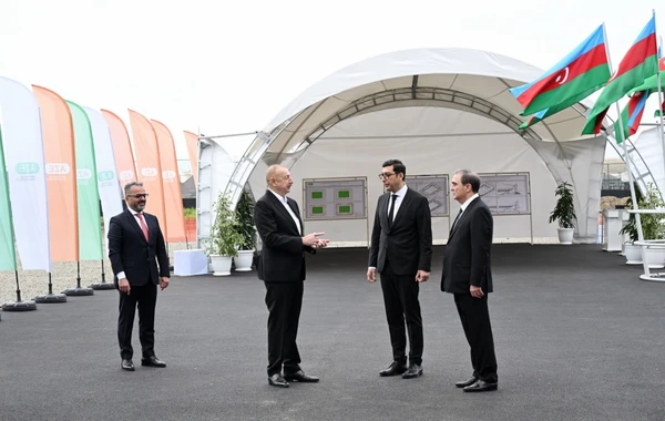 Prezident İlham Əliyev Gəncə şəhər stadionunun təməlini qoyub - YENİLƏNİB + FOTO