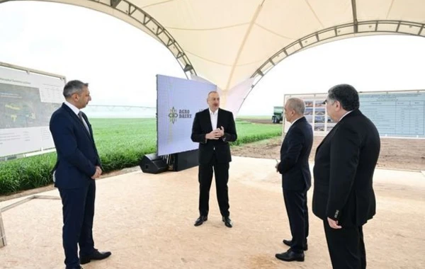 Президент ознакомился с комплексом установок для подачи оросительной воды в Гаджигабуле - ФОТО