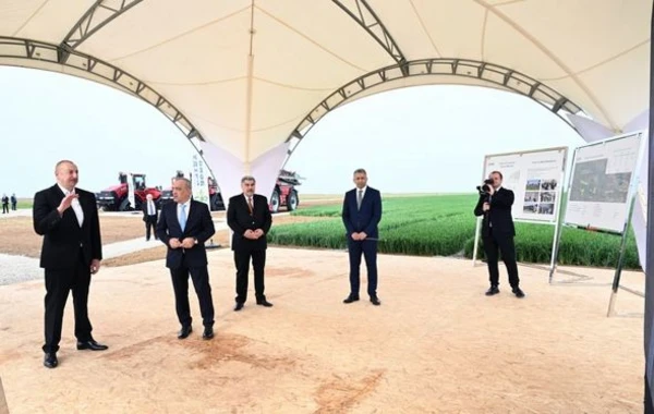Президент ознакомился с комплексом установок для подачи оросительной воды в Гаджигабуле - ФОТО