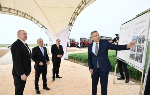Президент ознакомился с комплексом установок для подачи оросительной воды в Гаджигабуле - ФОТО