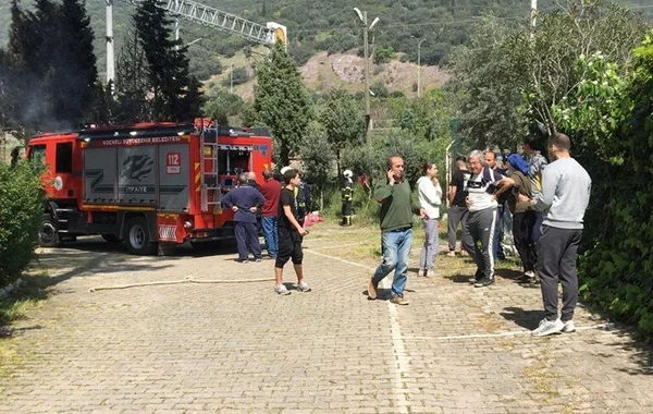 45 min dollarlıq qayıq yanaraq yararsız hala düşüb - FOTO
