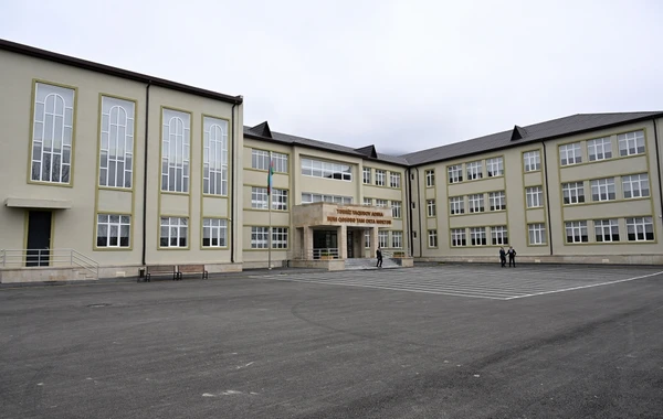 В поселке Бум Габалинского района сдано в эксплуатацию новое здание полной средней школы - ОБНОВЛЕНО + ФОТО