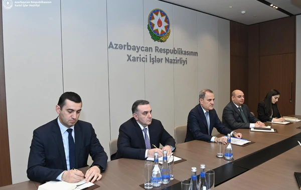 Ceyhun Bayramov Misirin YUNESKO-nun baş direktoru vəzifəsinə namizədi ilə görüşüb