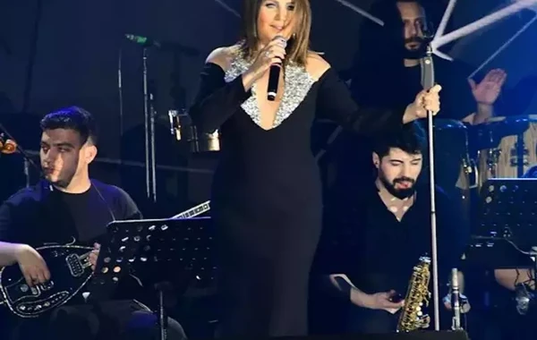 Pərəstişkarından Sibel Cana 87 minlik jest - FOTO