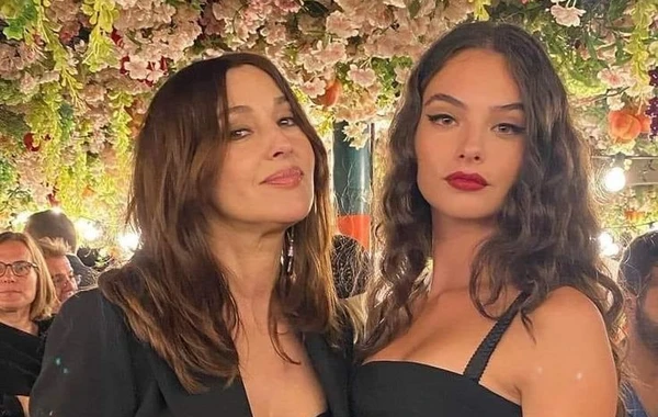 Monika Belluççinin 19 yaşlı qızının fotosu gündəm oldu - FOTO