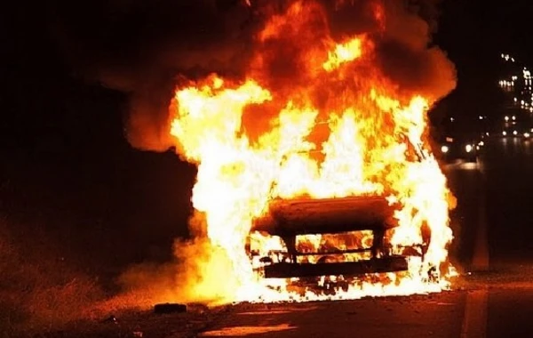 Lənkəranda "Range Rover" yandı
