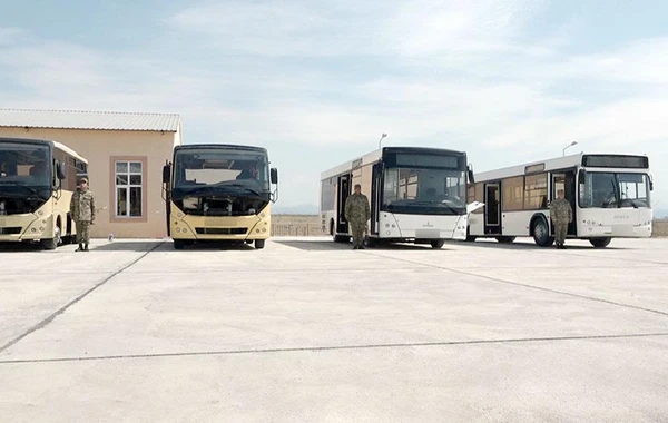 Əlahiddə Ümumqoşun Ordunun texnikalarına baxış keçirilib - FOTO