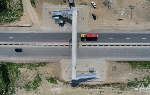 Bakı-Quba yolunda yeni yerüstü piyada keçidinin inşası yekunlaşmaq üzrədir - FOTO