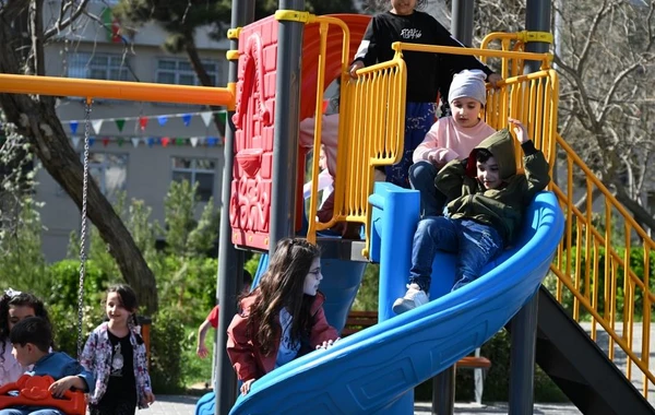 Bakıda Leyla Əliyevanın iştirakı ilə növbəti abad həyətlər sakinlərin istifadəsinə verilib - FOTO