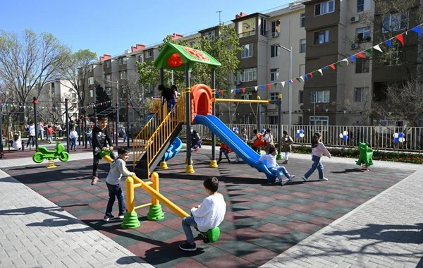 Bakıda Leyla Əliyevanın iştirakı ilə növbəti abad həyətlər sakinlərin istifadəsinə verilib - FOTO