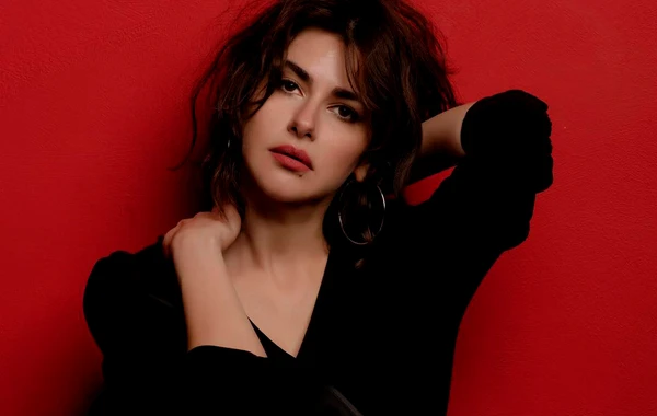 Nəsrin Cavadzadə yeni sevgilisi ilə görüntüləndi - FOTO/VİDEO
