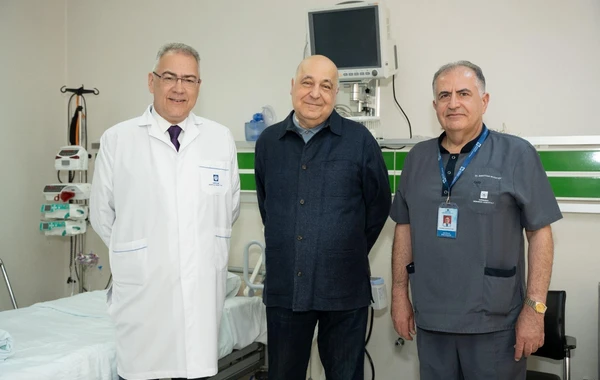 Xalq yazıçısı Çingiz Abdullayev xəstəxanadan evə buraxılıb - FOTO