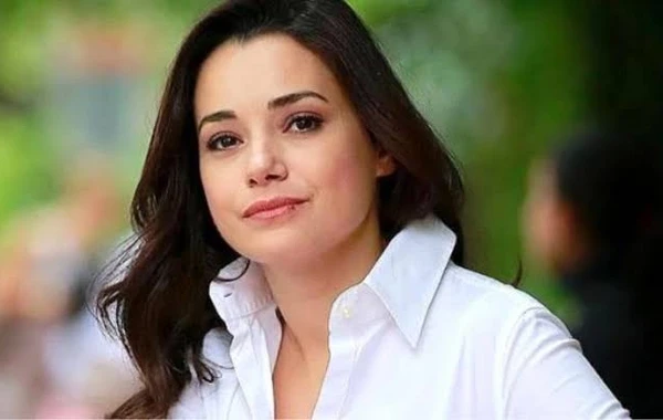 Tuba Ünsal: "Mənə deyirdi ki, səni görəndə əsəbiləşirəm" - FOTO