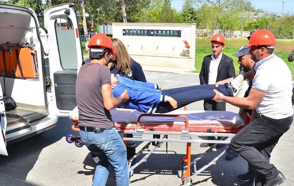 FHN Ağdamda orta məktəbdə mülki müdafiə məşqi keçirib - FOTO