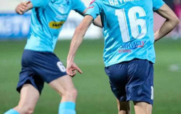Azərbaycanda futbolçunun atası oğluna maraqlı pankart açdı - FOTO