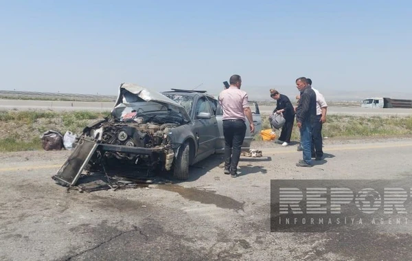 Hacıqabulda ağır yol qəzası: Xəsarət alanlar var - FOTO