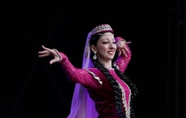 Londonda beynəlxalq festivalda Azərbaycanın milli rəqsi böyük coşqu ilə qarşılanıb - FOTO