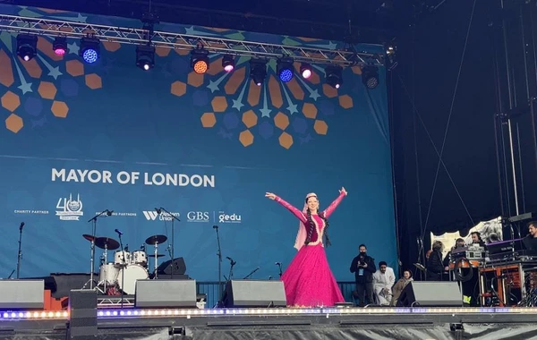 Londonda beynəlxalq festivalda Azərbaycanın milli rəqsi böyük coşqu ilə qarşılanıb - FOTO