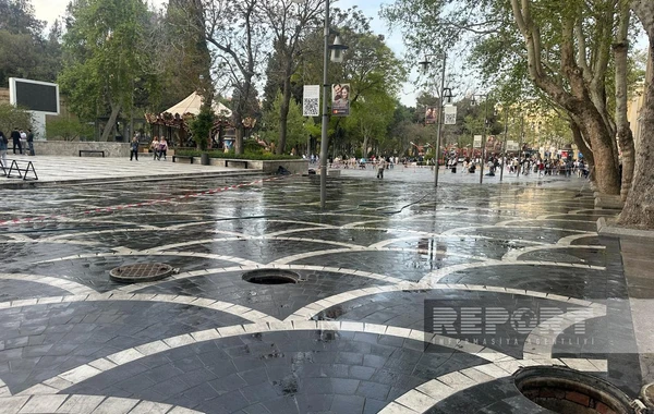 Bakının mərkəzində kanalizasiya borularında tıxanma olub - FOTO