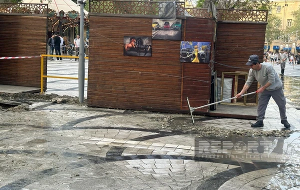 Bakının mərkəzində kanalizasiya borularında tıxanma olub - FOTO