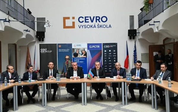 Ceyhun Bayramov Çexiyada bir sıra şəxslərlə fikir mübadiləsi aparıb - FOTO