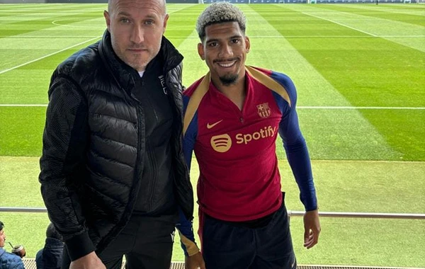 Samir Abasov "Barselona"nın baş məşqçisi Xavi ilə görüşəcək - FOTO