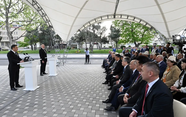 İlham Əliyev və Sadır Japarov Bakıda Çingiz Aytmatovun abidəsinin açılışında iştirak ediblər - YENİLƏNİB