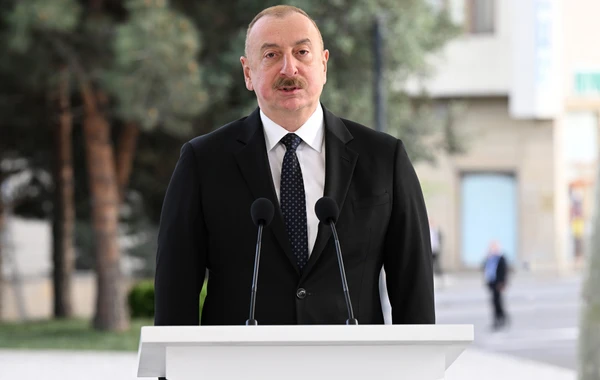 İlham Əliyev və Sadır Japarov Bakıda Çingiz Aytmatovun abidəsinin açılışında iştirak ediblər - YENİLƏNİB